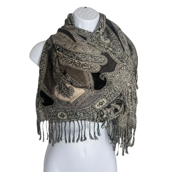 Women's Paisley Patterned Black Gray Rectangle Reversible Scarf Fringe 78 in - Picture 1 of 5